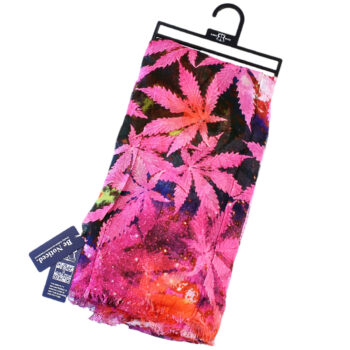 Sulankstytas fuksijos šalikėlis Robin Ruth ant pakabos