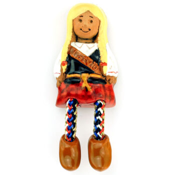 ranku darbo keraminis magnetas latviska mergaite su judanciomis kojytemis