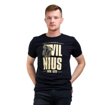 Vilnius 1323 marškinėliai ant modelio