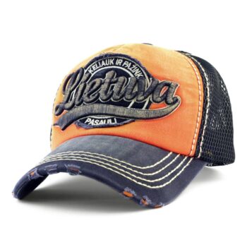 Retro stiliaus kepurė Lietuva oranžinė su užrašu „Keliauk ir pažink pasaulį“