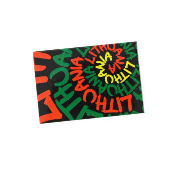 Spalvotas magnetas Lithuania su raidėmis juodame fone