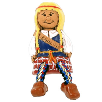 keraminis magnetas mergaitė lietuva su tautiniais drabužiais