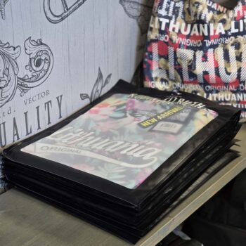 Moteriški marškinėliai Lithuania Original su tropinių gėlių raštu pakuotė