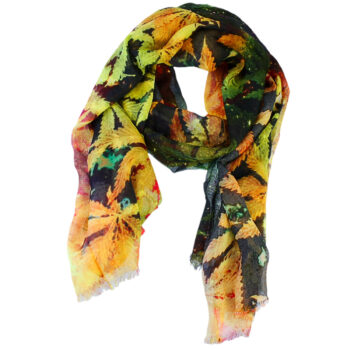 Rudens spalvų moteriškas šalikėlis su lapų raštu