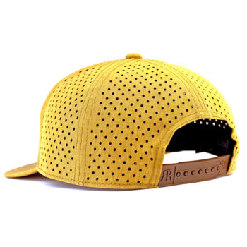 Smėlio spalvos „Lietuva“ kepurėlės galinė dalis su perforuotu audiniu ir reguliuojamu dirželiu