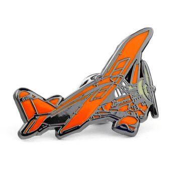 Metalinis ženkliukas „Lituanica“ – lėktuvas oranžinės spalvos emaliu